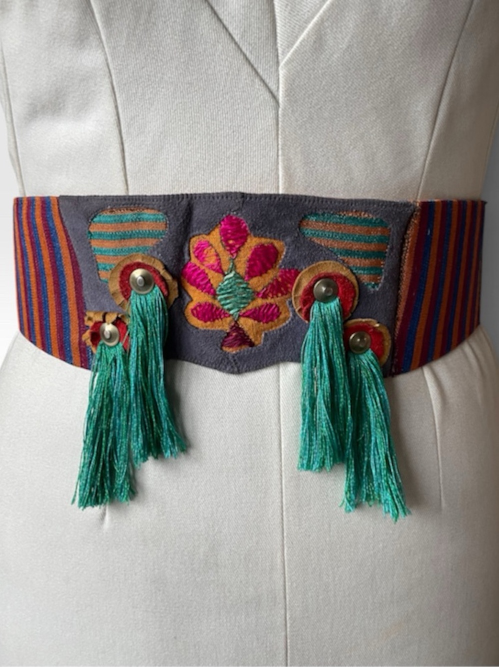 Vintage Boho Appliqué Multicolor Tassel Waist Belt